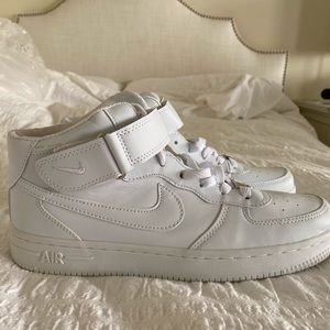 White high top air force one shoes